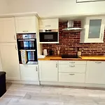 Big Fun Flat In Centre With Patio