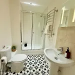 Big Fun Flat In Centre With Patio Daire *