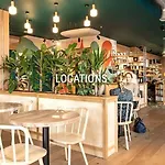 Big Fun Flat In Centre With Patio Apartment *