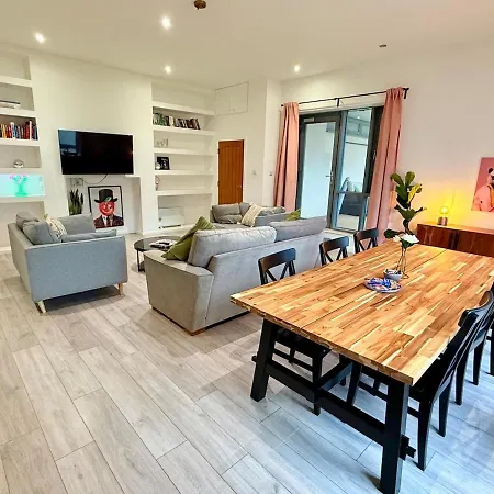 Big Fun Flat In Centre With Patio & Parking Appartamento Bristol