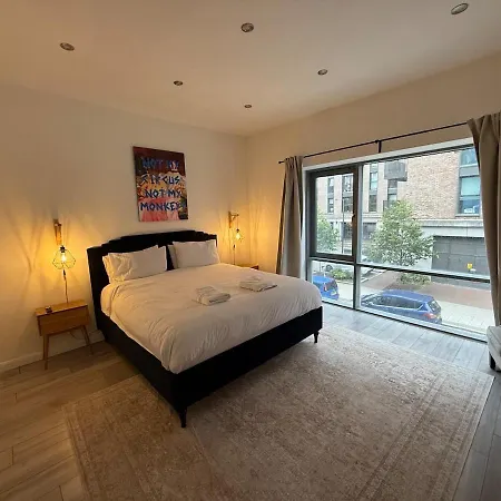 Big Fun Flat In Centre With Patio & Parking Apartment Bristol