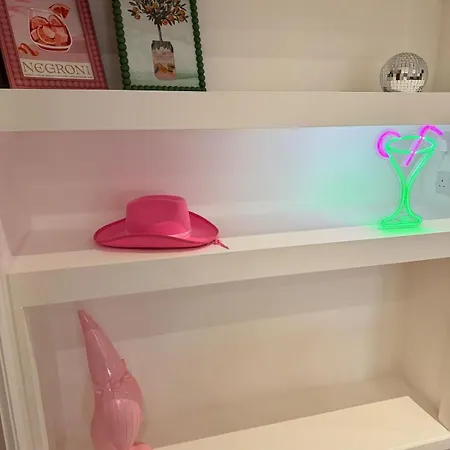 Apartment Big Fun Flat In Centre With Patio & Parking Bristol