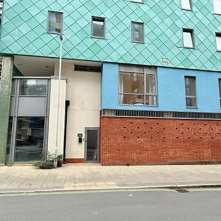 Apartman Big Fun Flat In Centre With Patio & Parking