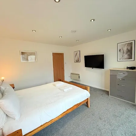 Big Fun Flat In Centre With Patio & Parking Appartamento Bristol