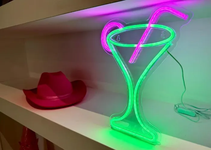 Big Fun Flat In Centre With Patio * Бристоль