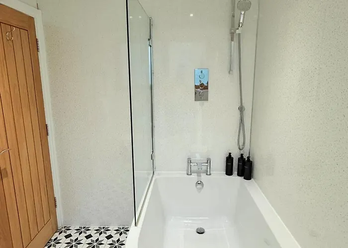 Big Fun Flat In Centre With Patio Бристоль