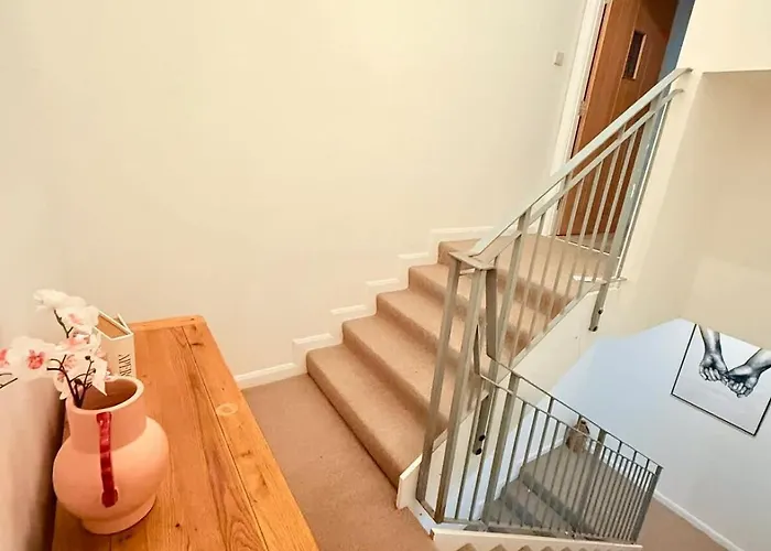 Big Fun Flat In Centre With Patio * بريستول