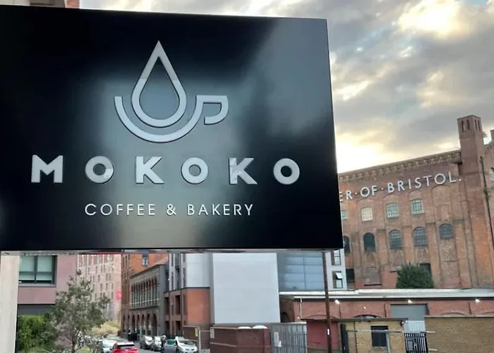 Big Fun Flat In Centre With Patio