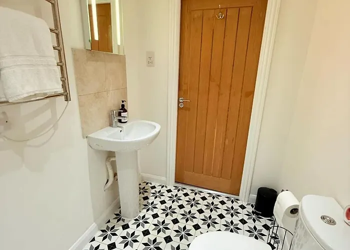 Big Fun Flat In Centre With Patio * Bristol